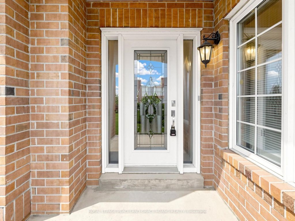 Photo of 16 Nottingham Drive, Richmond Hill, ON L4S 1Z6 (MLS # N13109082)