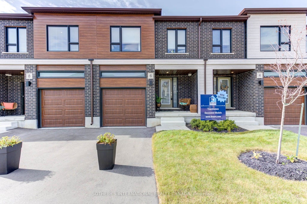 Photo of 18 OAK FOREST Common #8B, Cambridge, ON N1S 0G3 (MLS # X13623430)