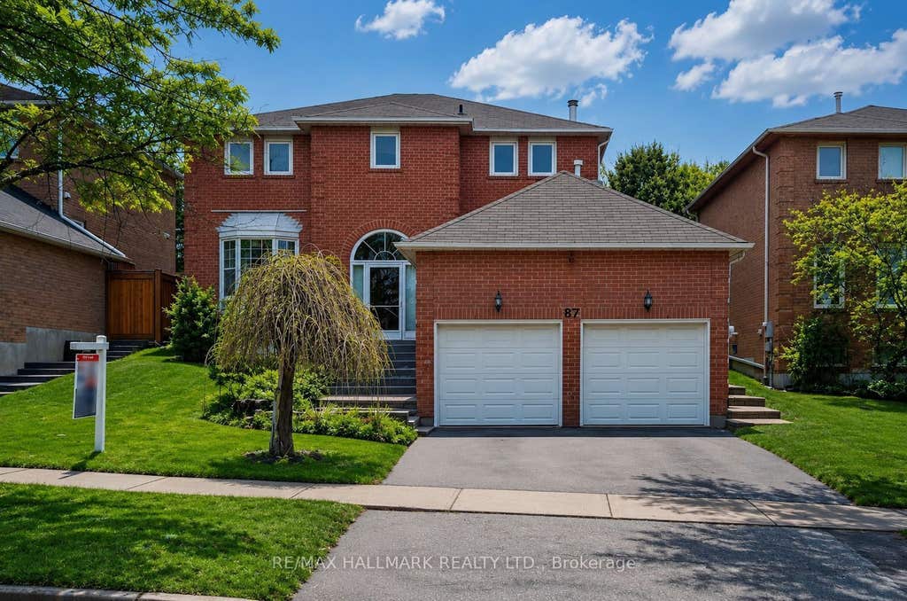 Photo of 87 Autumn Way, Aurora, ON L4G 4P7 (MLS # N13247356)