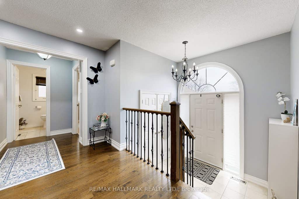 Photo of 87 Autumn Way, Aurora, ON L4G 4P7 (MLS # N13247356)