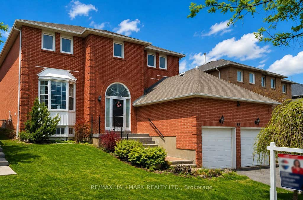 Photo of 87 Autumn Way, Aurora, ON L4G 4P7 (MLS # N13247356)