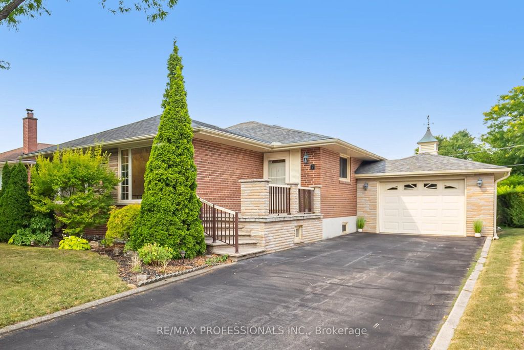 Photo of 6 Tapley Drive, Toronto, ON M9R 3P3 (MLS # W12347535)
