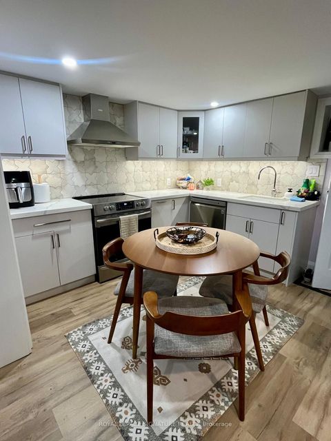 4 Windust Gate Lower Toronto ON M9C 3N3