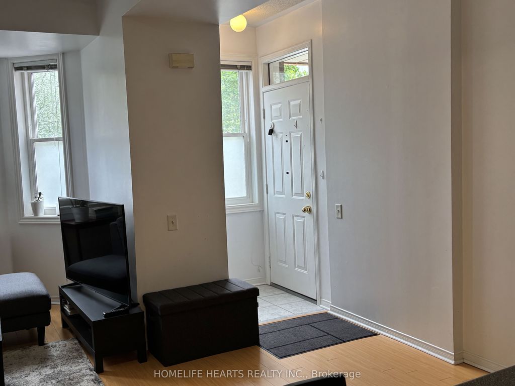 Photo of 760 Lawrence Avenue W #197, Toronto, ON M6A 3E7 (MLS # W12206487)