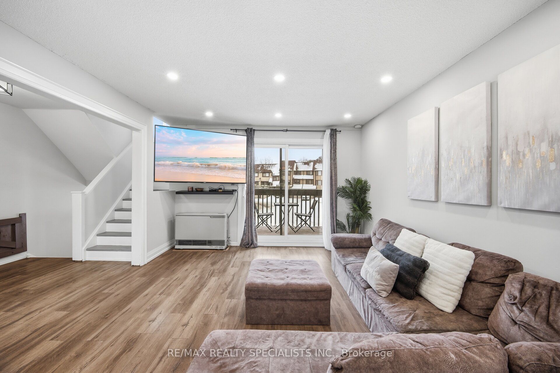 6780 Formentera Avenue 19