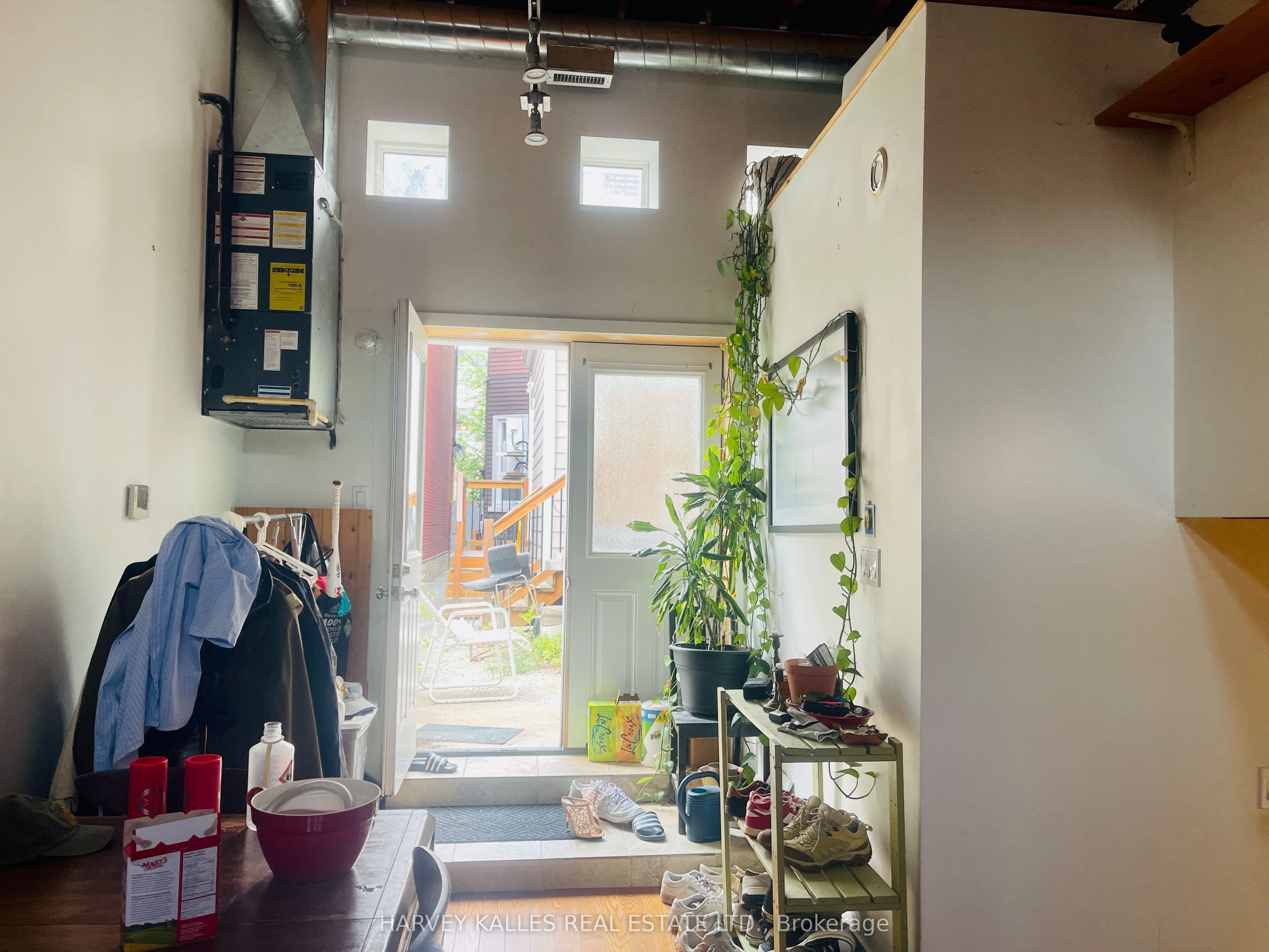 267 St Helens Avenue Laneway