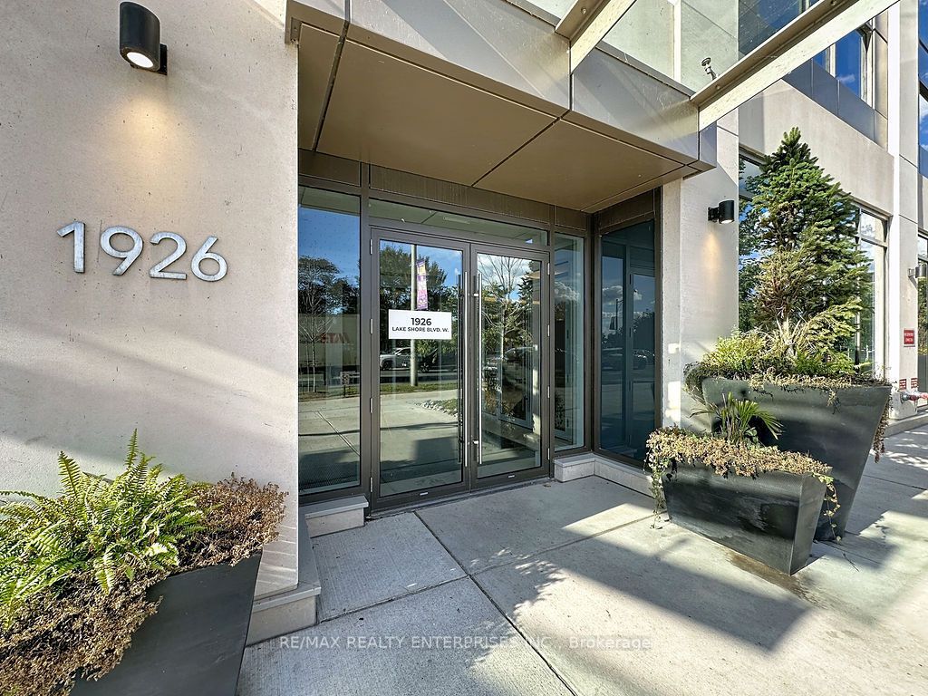 Photo of 1926 Lake Shore Boulevard W #3607, Toronto, ON M6S 1A1 (MLS # W13865760)