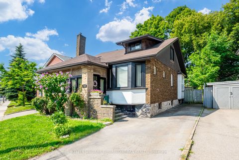 2556 Lake Shore Boulevard W Lower Toronto ON M8V 1G1