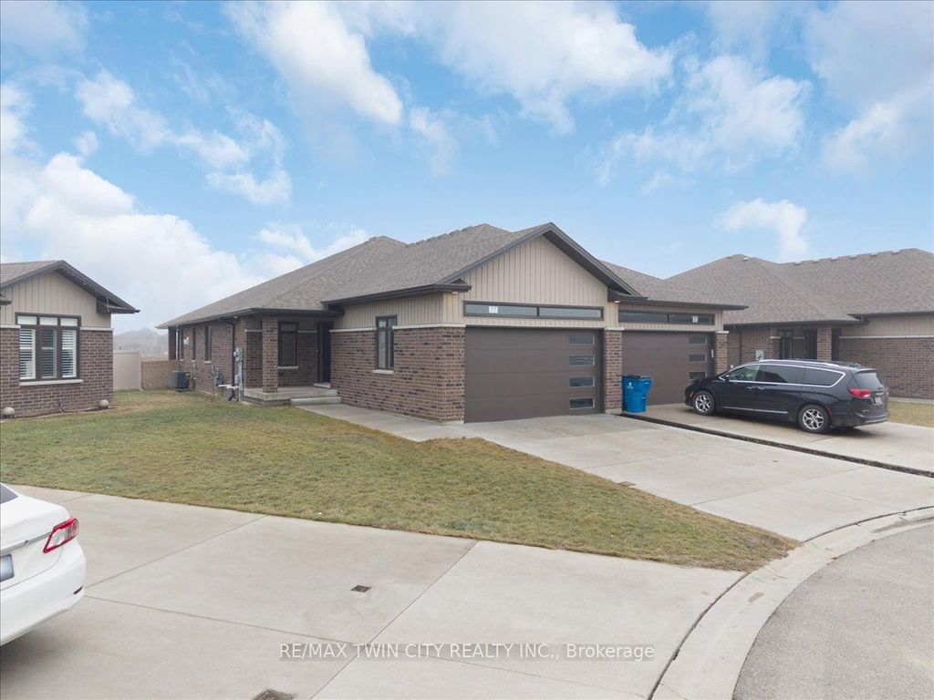 Photo of 77 Bordeaux Place, Chatham-Kent, ON N7M 0S4 (MLS # X12858232)