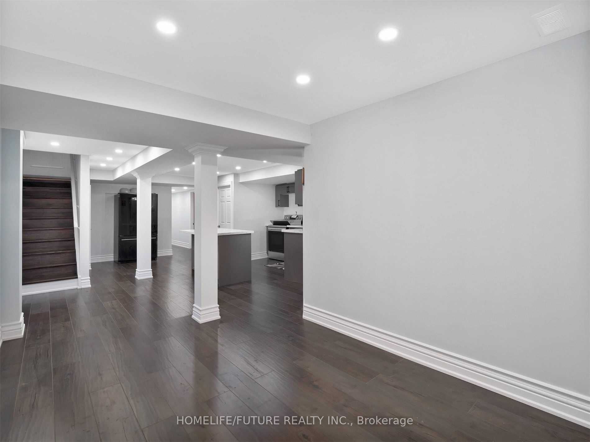 33 Retreat Boulevard