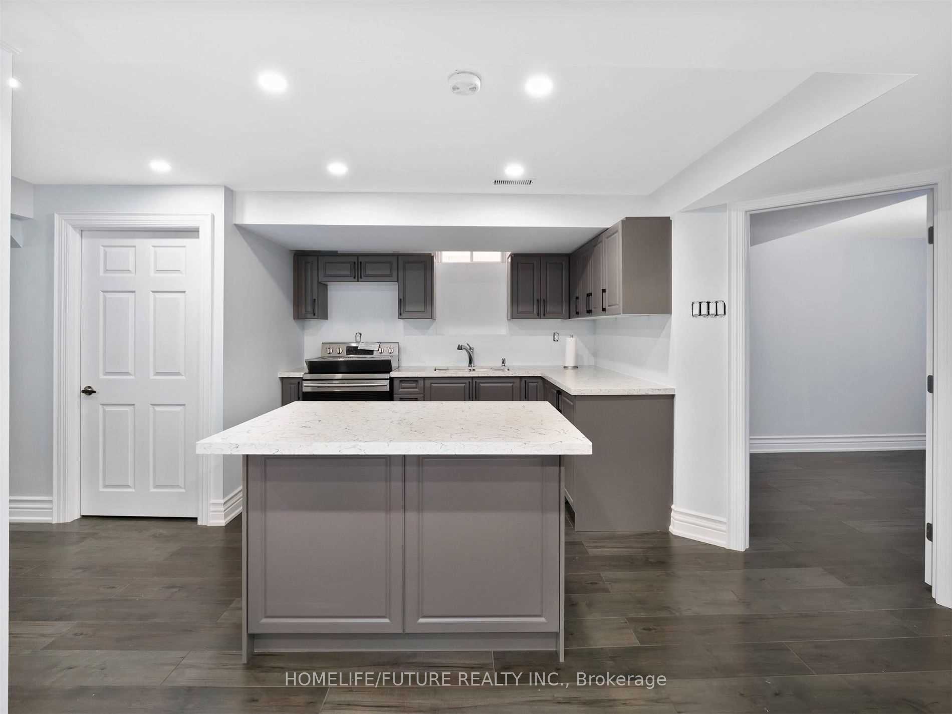 33 Retreat Boulevard