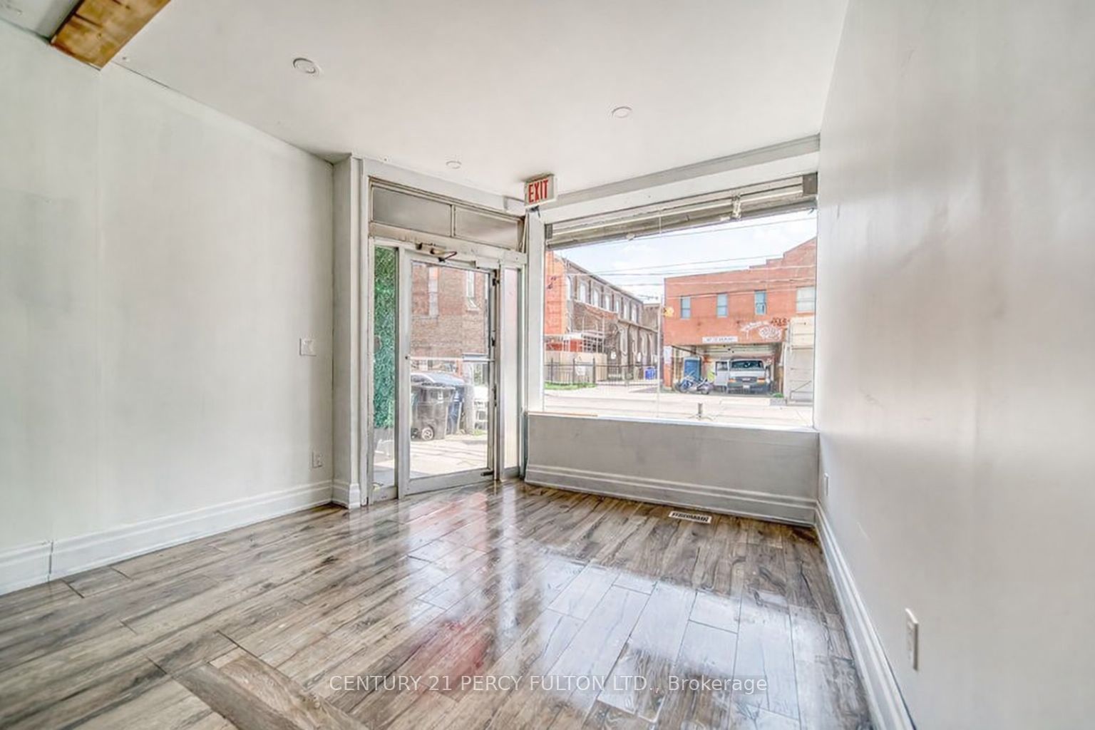 1606 Queen Street W