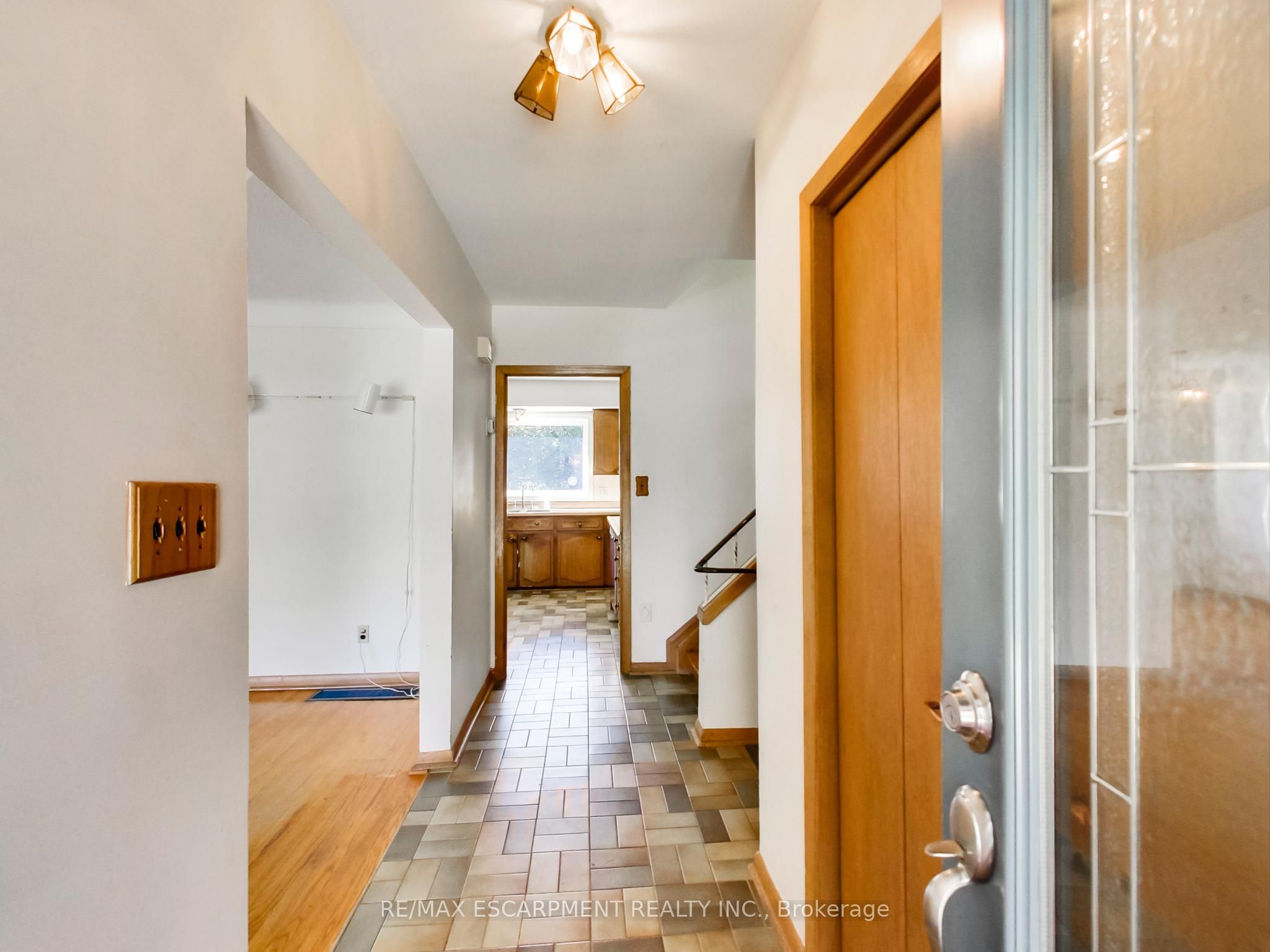 558 Parkside Crescent