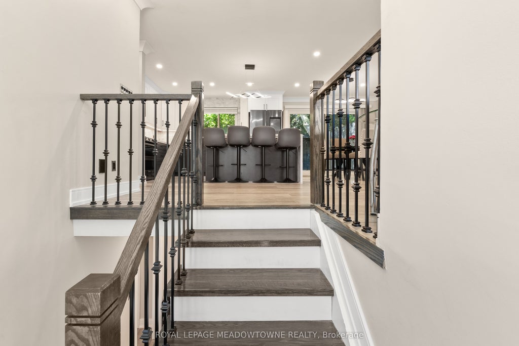 Photo of 1268 Forest Hill, Oakville, ON L6H 2C3 (MLS # W13629400)