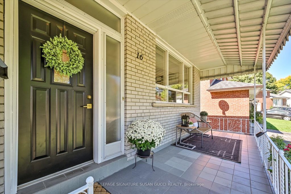 Photo of 16 Munford Crescent, Toronto, ON M4B 1C1 (MLS # E12438560)