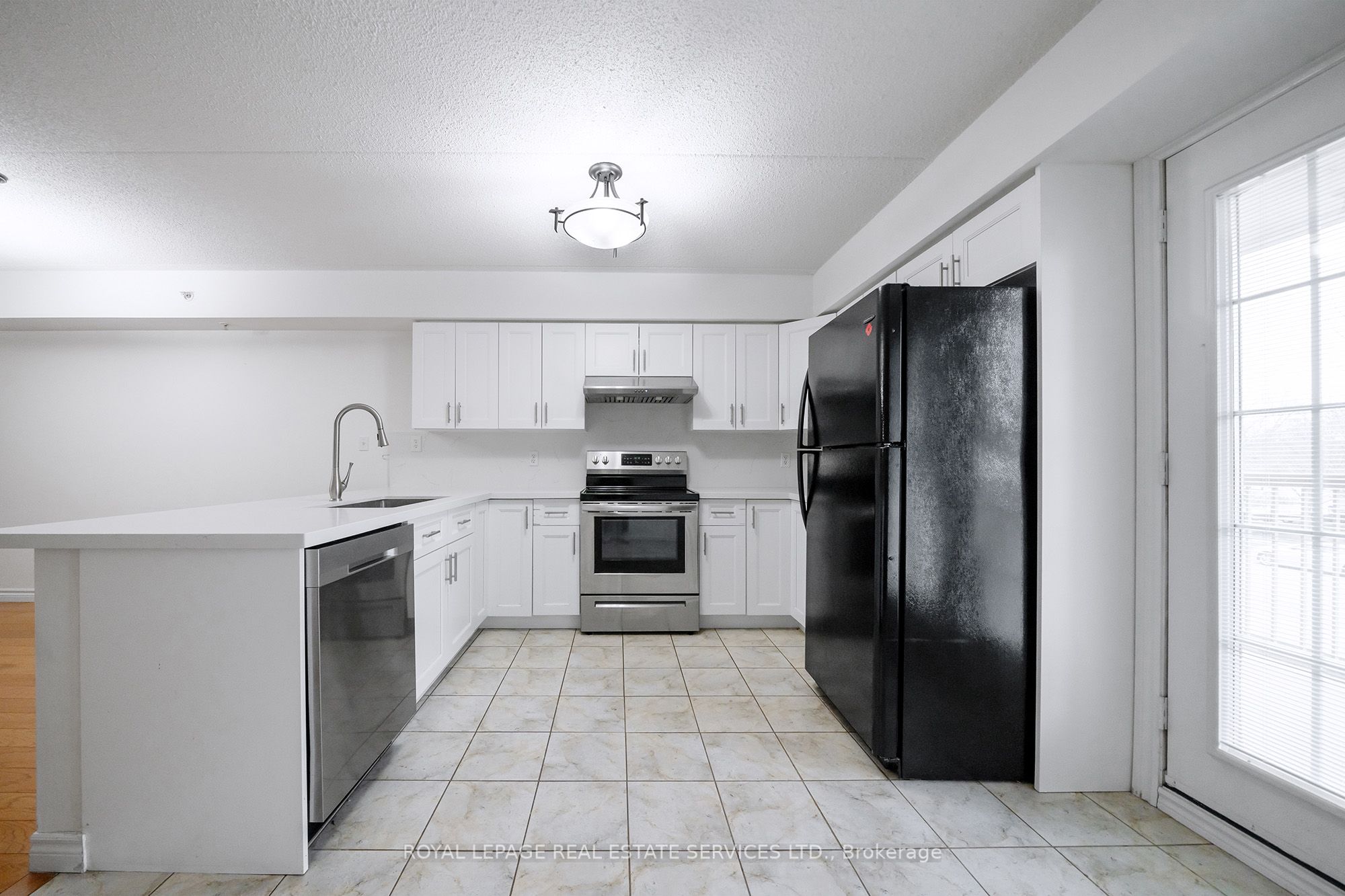 1460 Bishops Gate 212