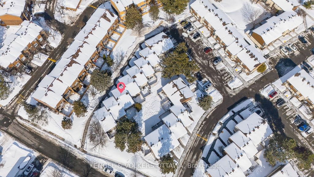 Photo of 1449 Ridgebrook Drive #124, Cyrville - Carson Grove - Pineview, ON K1B 4T1 (MLS # X12789862)