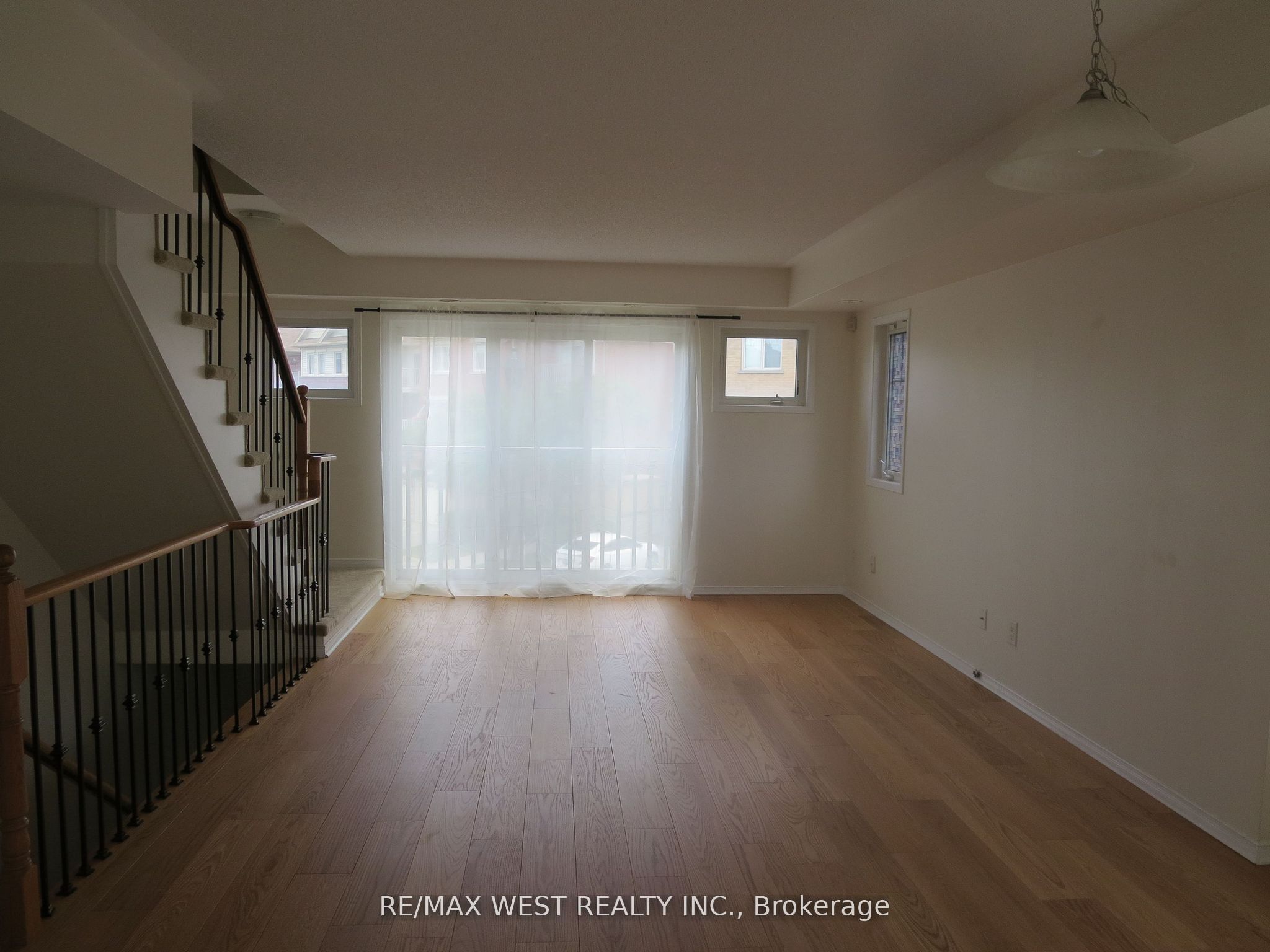 5615 Oscar Peterson Boulevard 8