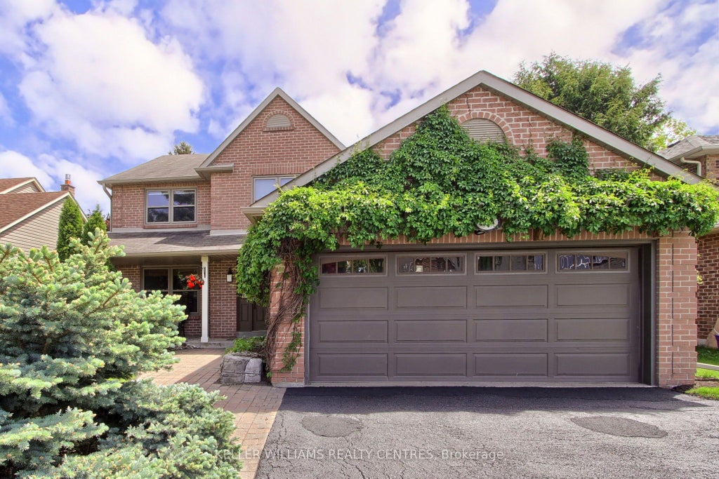 Photo of 204 Crossland Gate, Newmarket, ON L3X 1A8 (MLS # N13811934)