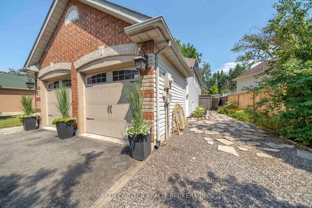 Photo of 61 Dyer Drive, Wasaga Beach, ON L9Z 1E4 (MLS # S13652550)