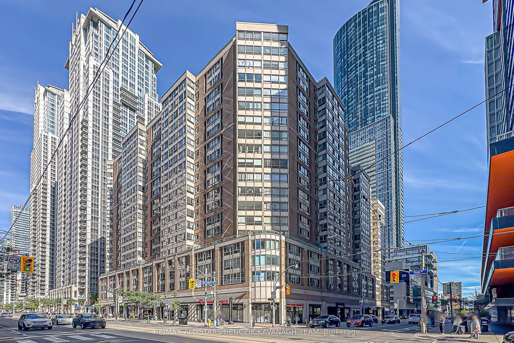 Photo of 711 Bay Street #1712, Toronto, ON M5G 2J8 (MLS # C12446900)