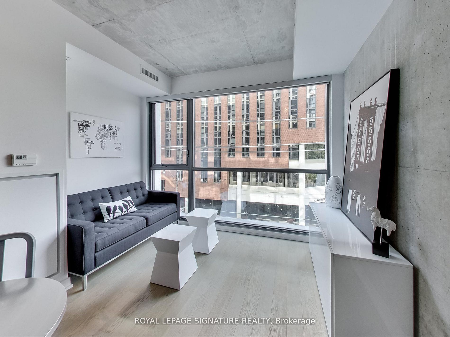 Photo 1 of 27 — 39 Brant Street 323, Toronto, ON M5V 0M8