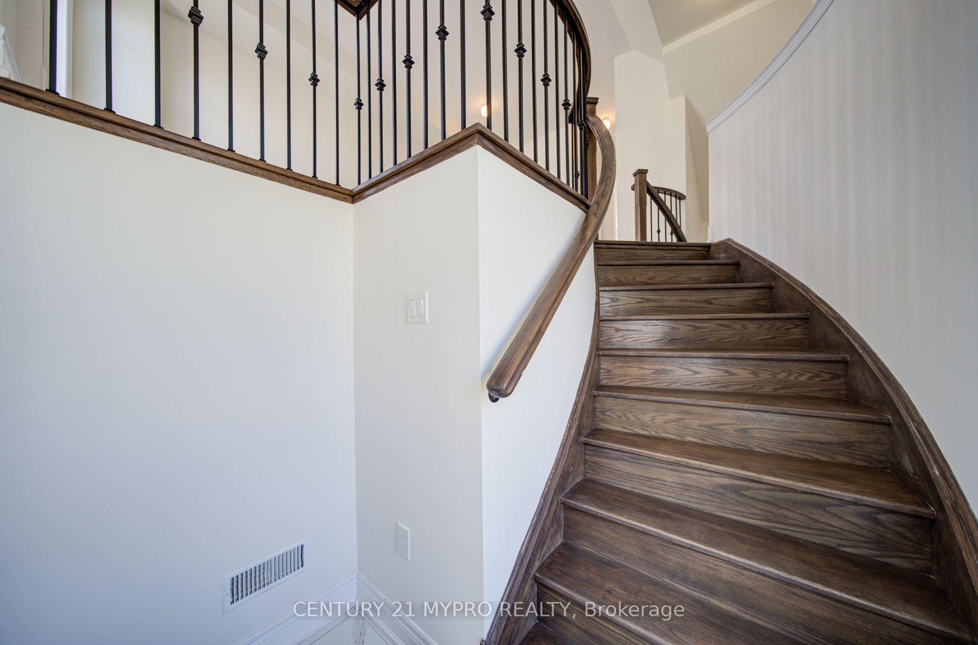 7 Latchford Lane