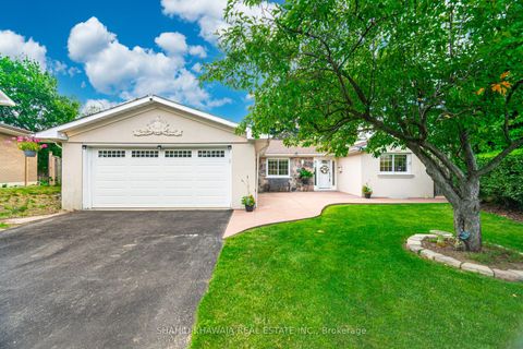 3286 Gatliff Court Mississauga ON L4X 2L7