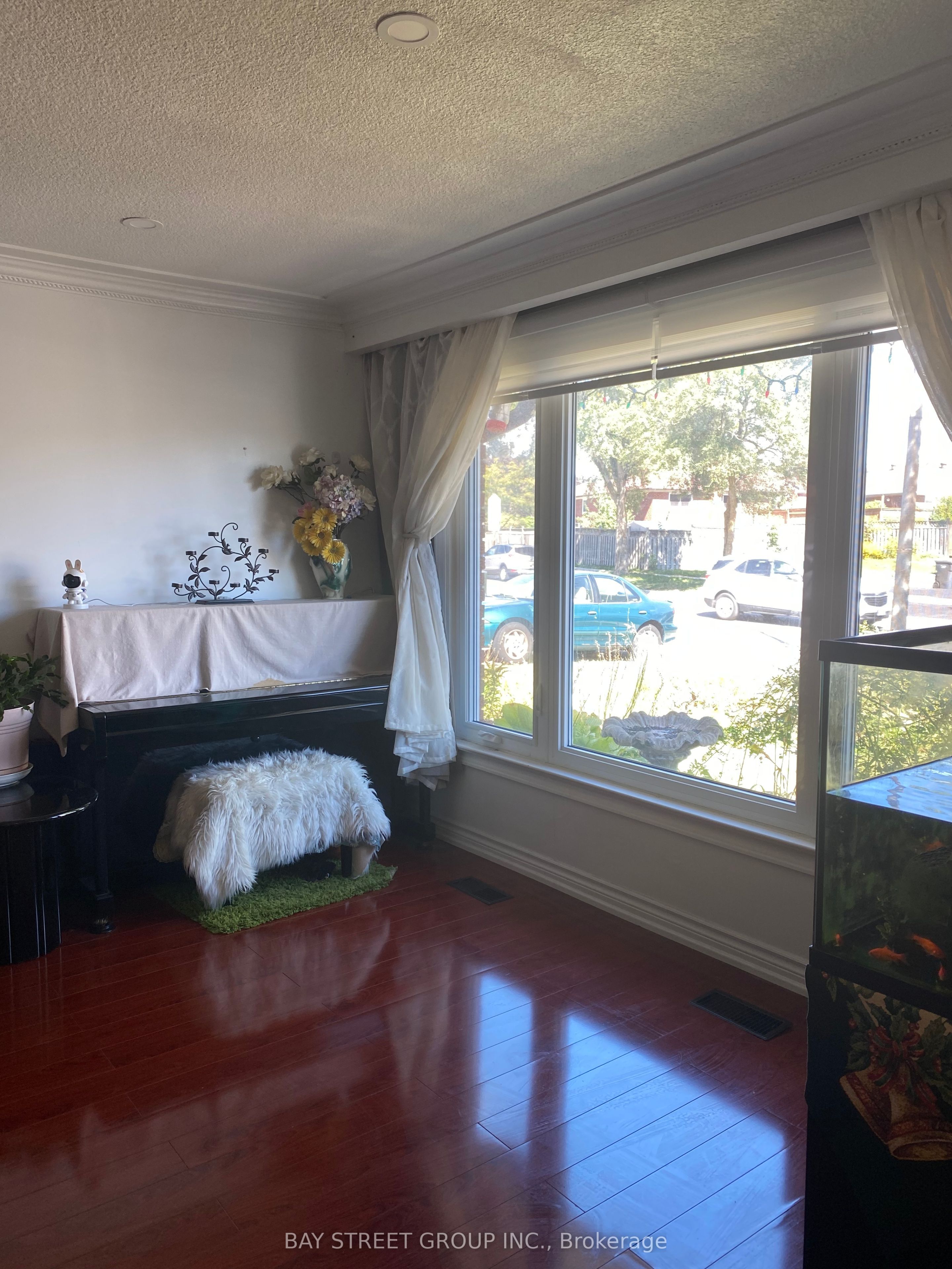 3412 Ellengale Drive