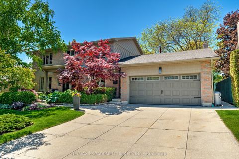 2174 Belgrave Court Burlington ON L7P 3R5