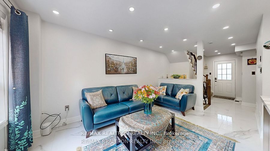 72 Long Point Drive
