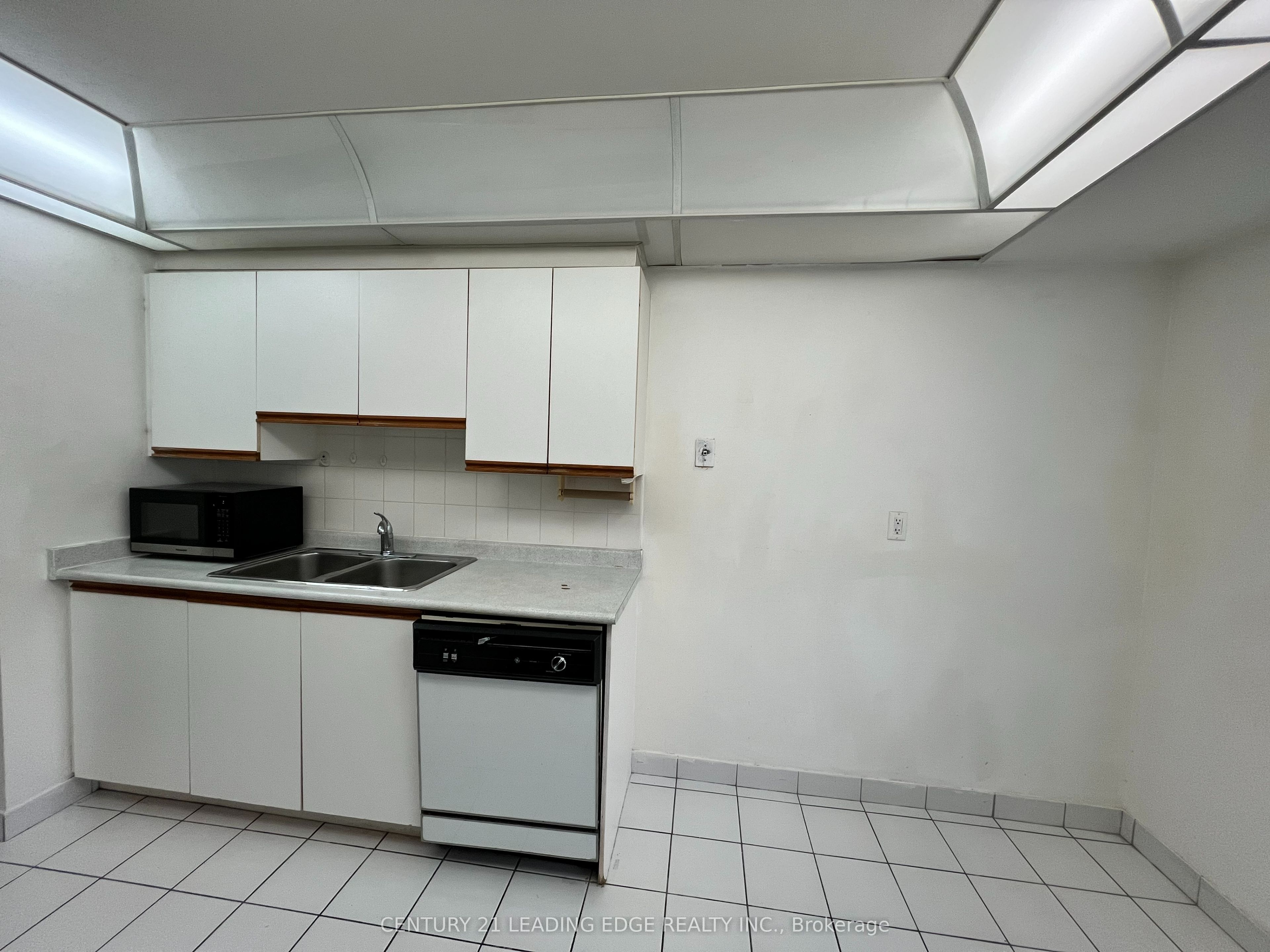 55 Bamburgh Circle 414