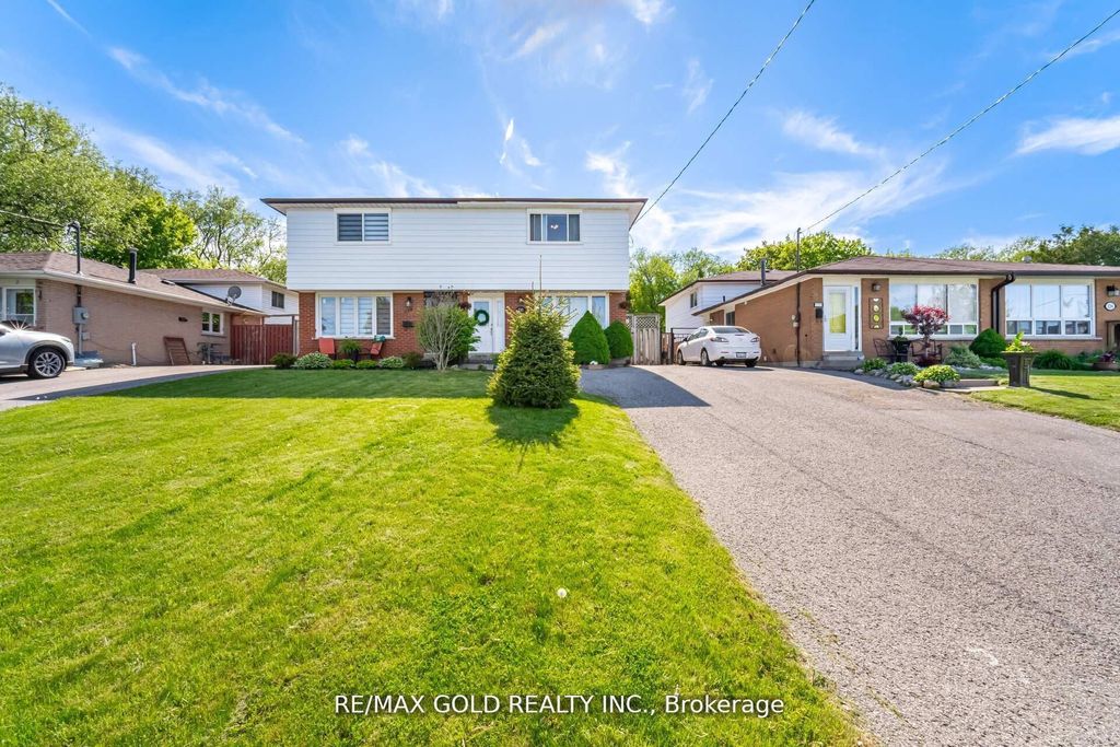 Photo of 232 Durham Street, Oshawa, ON L1J 5R3 (MLS # E13054272)
