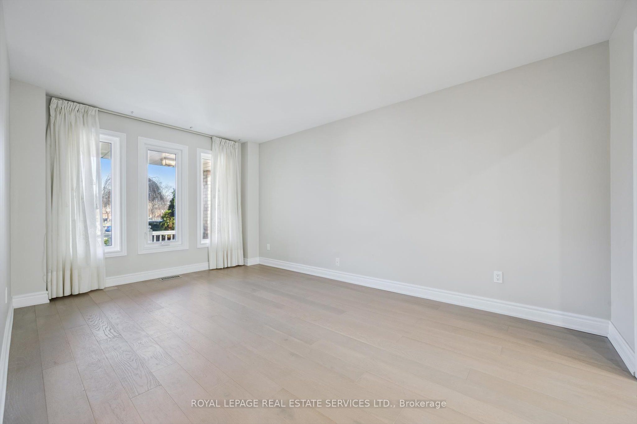 624 Farwell Crescent