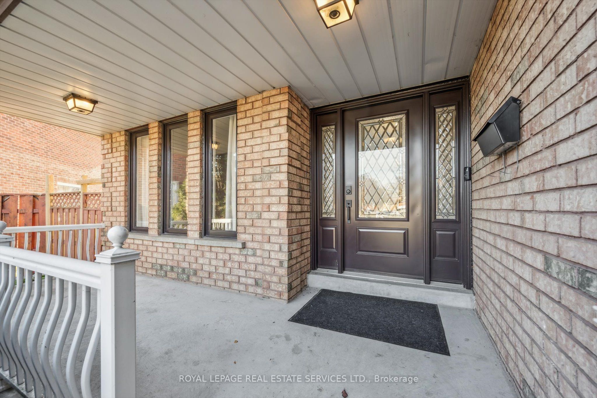 624 Farwell Crescent