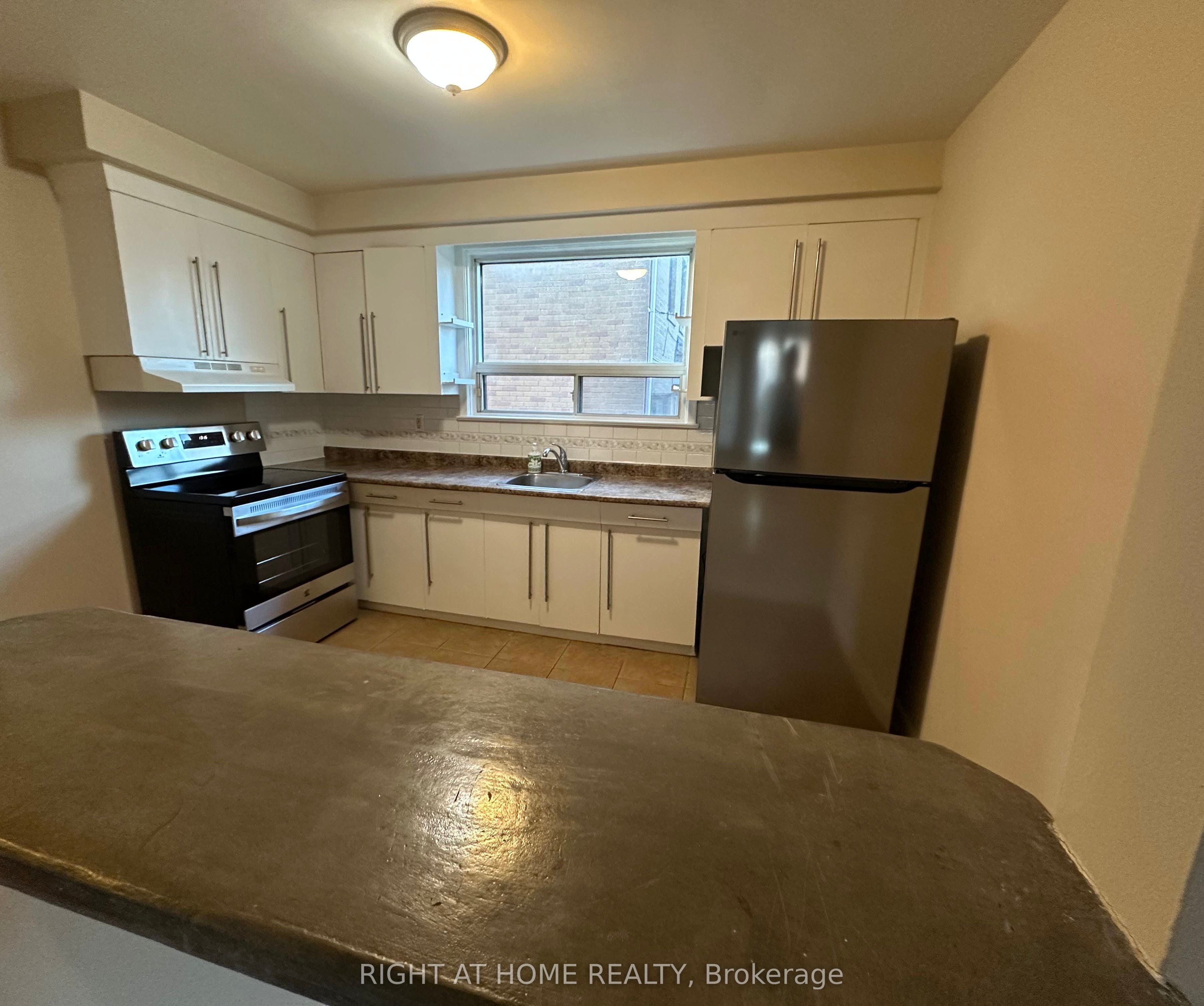 139 Royal York Road Unit 4