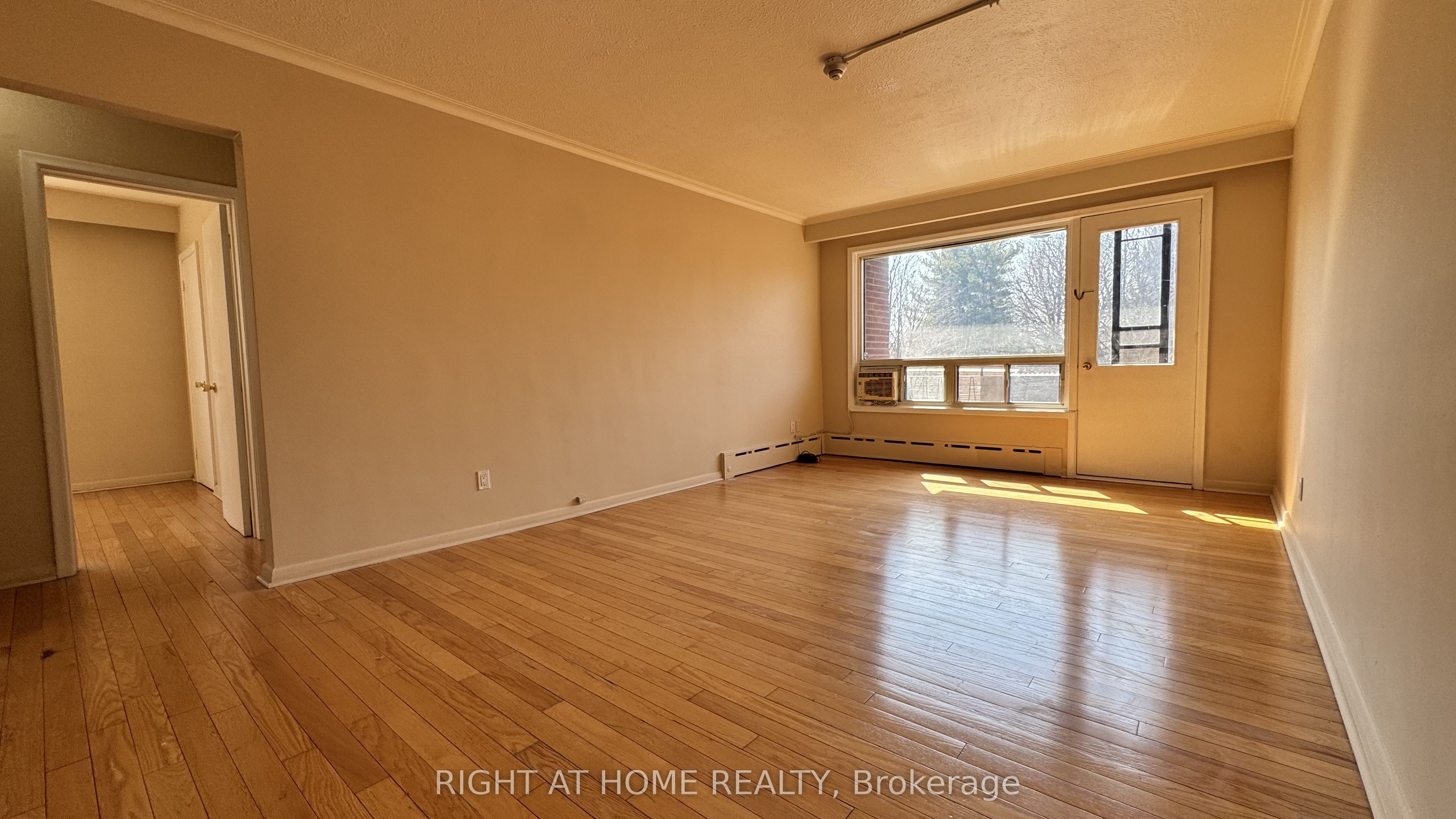 139 Royal York Road Unit 4