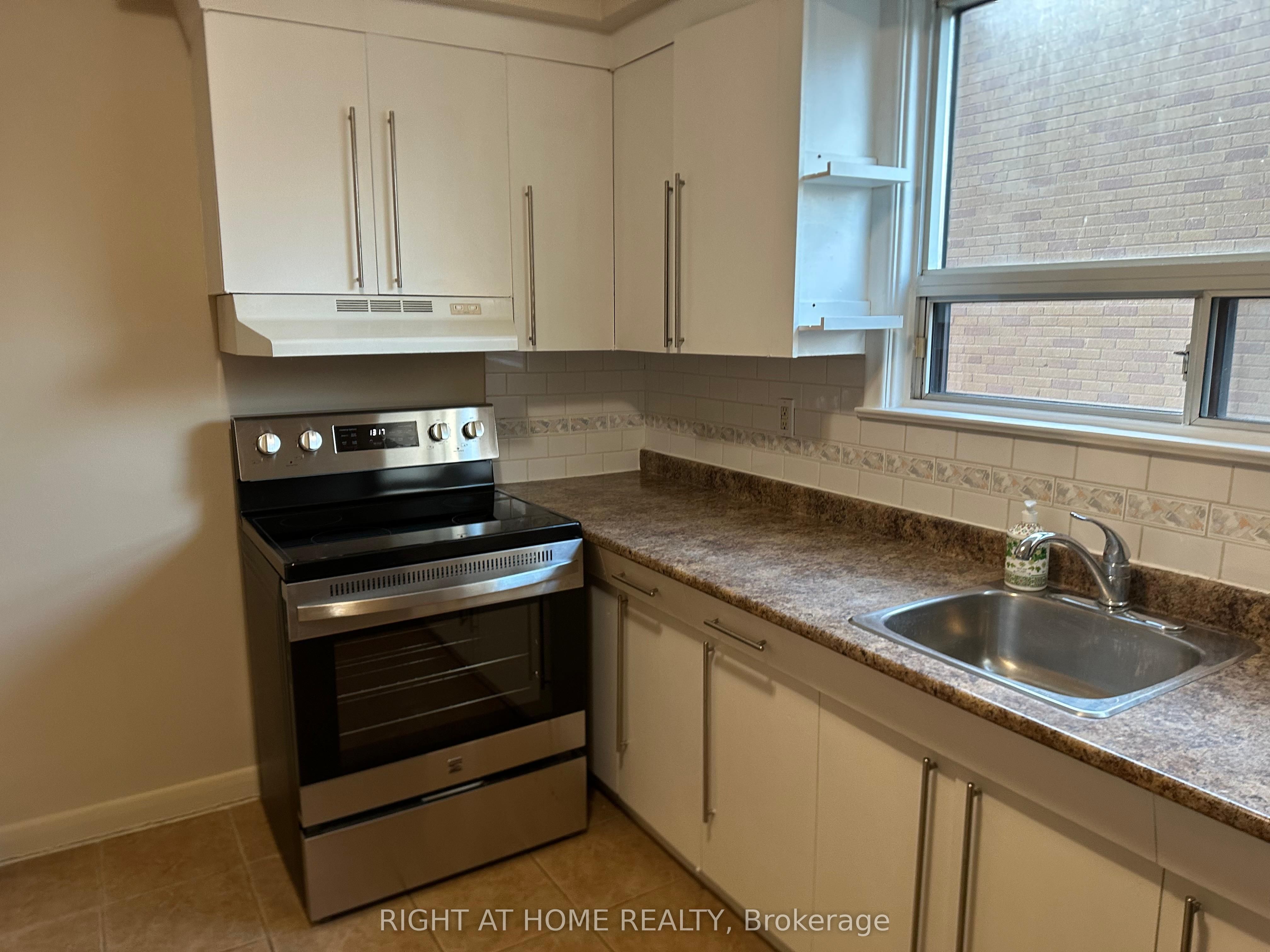 139 Royal York Road Unit 4