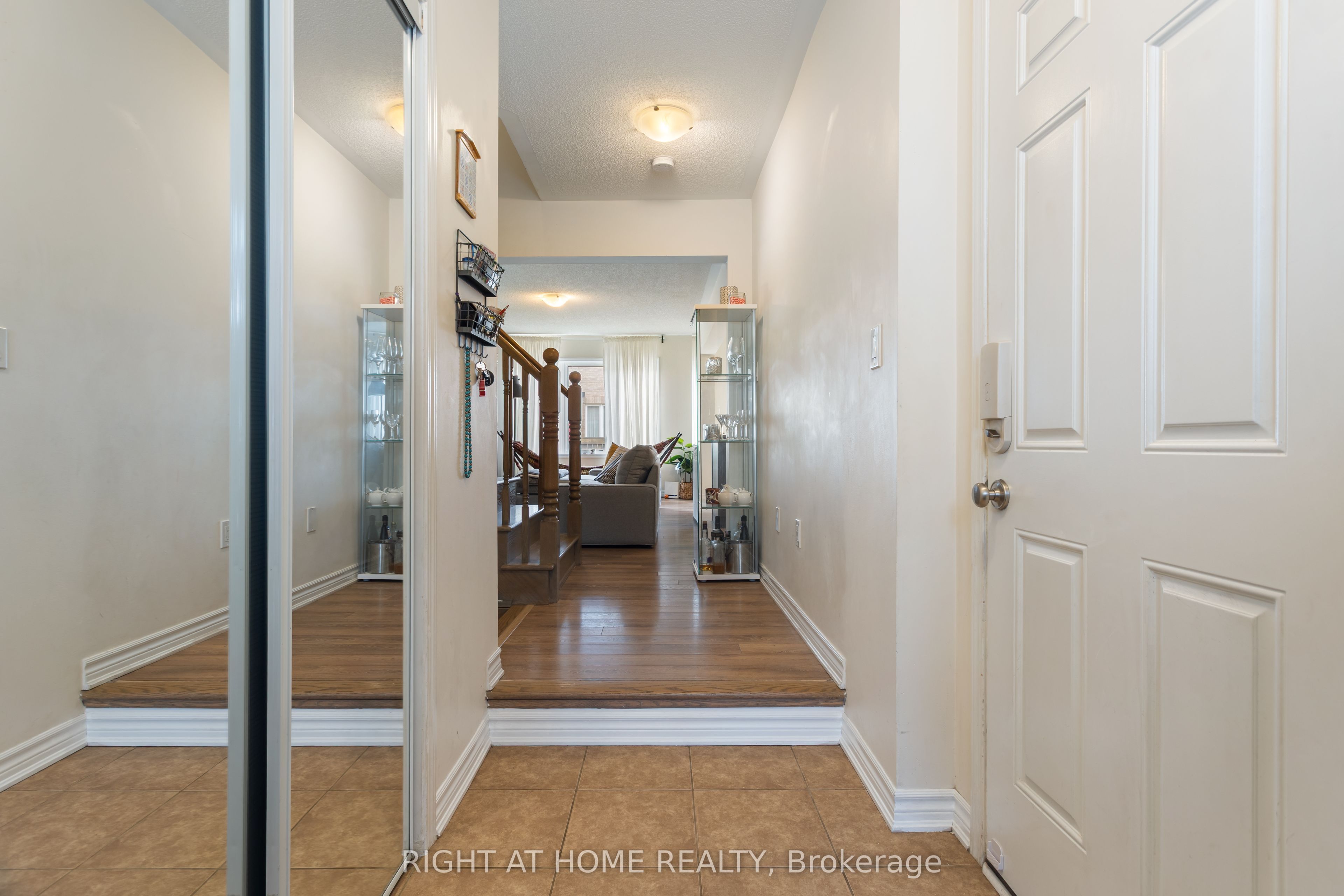 1550 Gainer Crescent