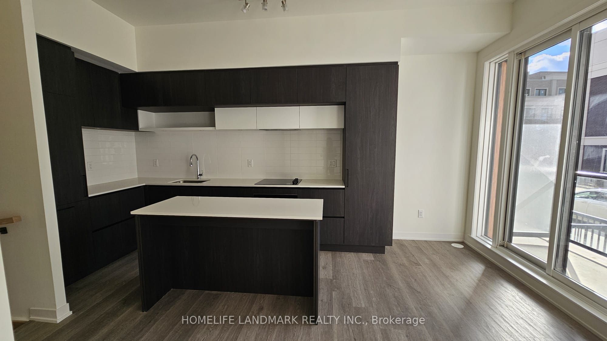 8 David Eyer Road 1218