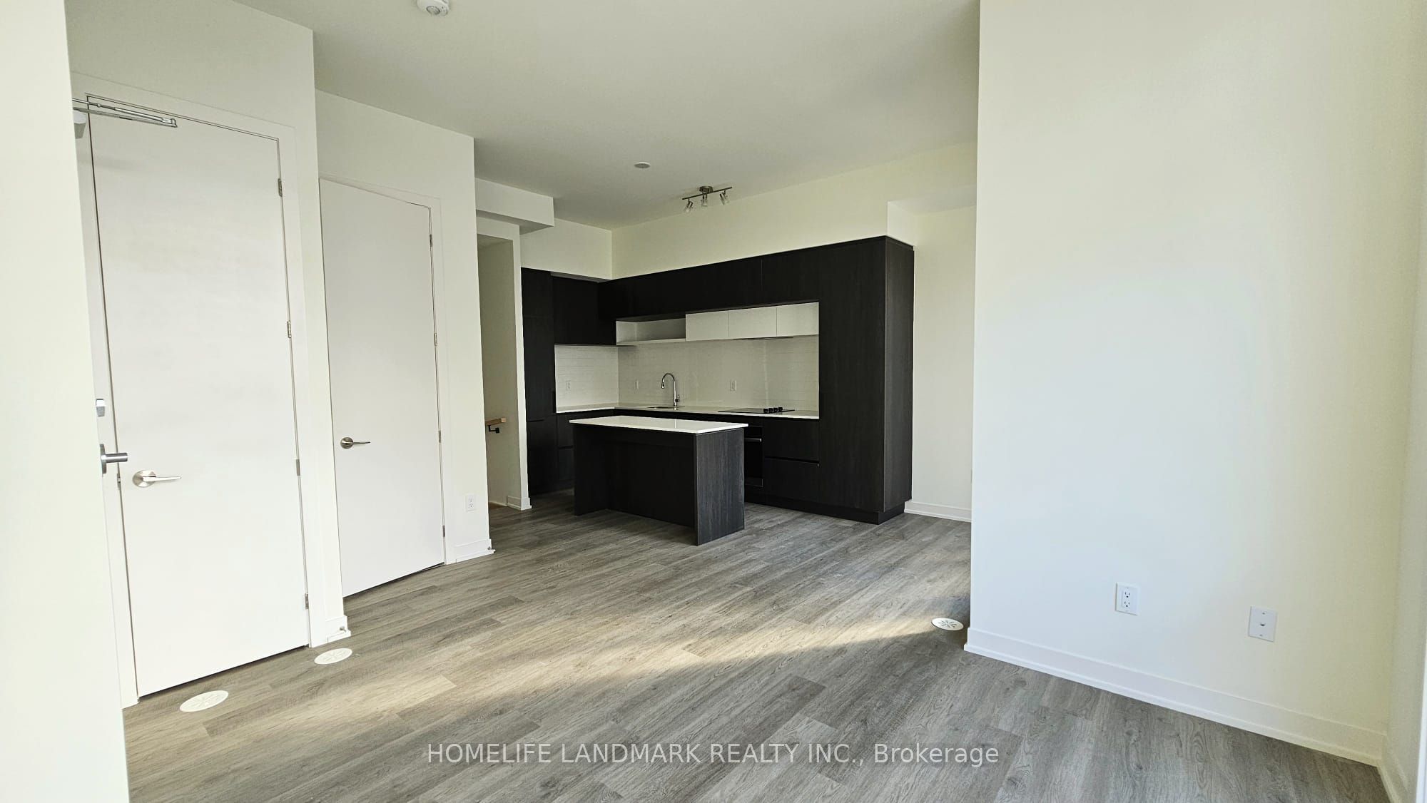 8 David Eyer Road 1218