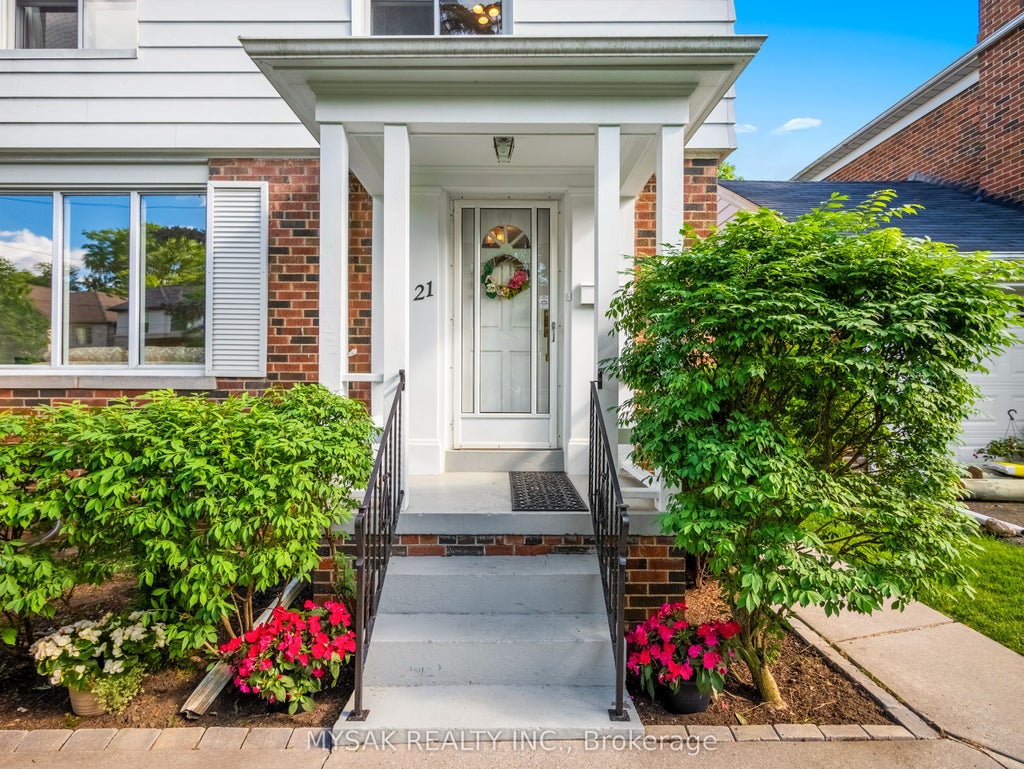 Photo of 21 Oak Hampton Boulevard, Toronto, ON M9A 2T9 (MLS # W13528312)