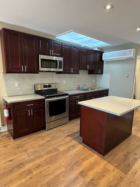 2420 Bloor Street W Upper Toronto ON M6S 1P9