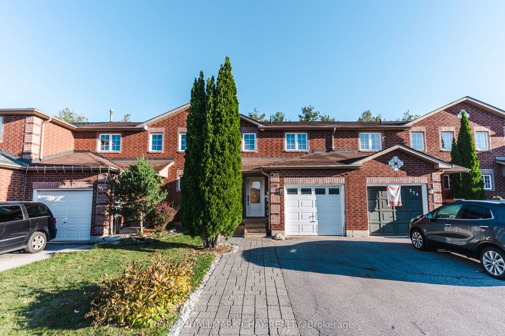 Photo of 372 Dunsmore Lane, Barrie, ON L4M 7B1 (MLS # S12689278)