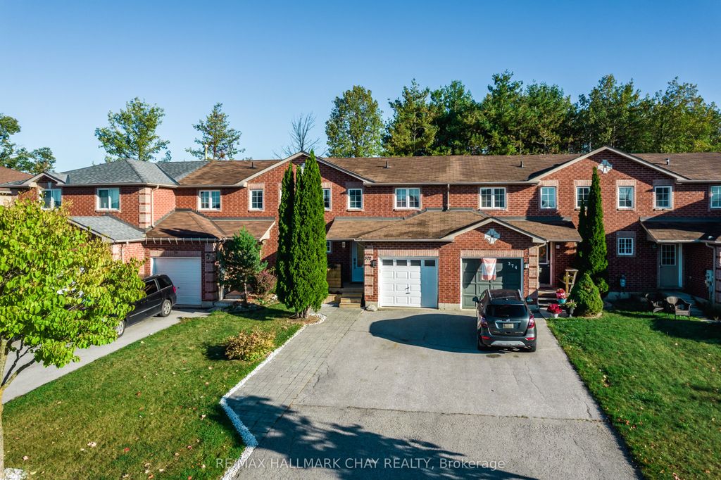 Photo of 372 Dunsmore Lane, Barrie, ON L4M 7B1 (MLS # S12689278)