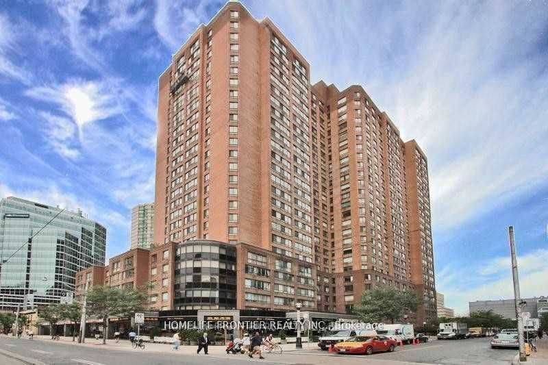 Photo 1 of 9 — 633 Bay Street 712, Toronto, ON M5G 2G4