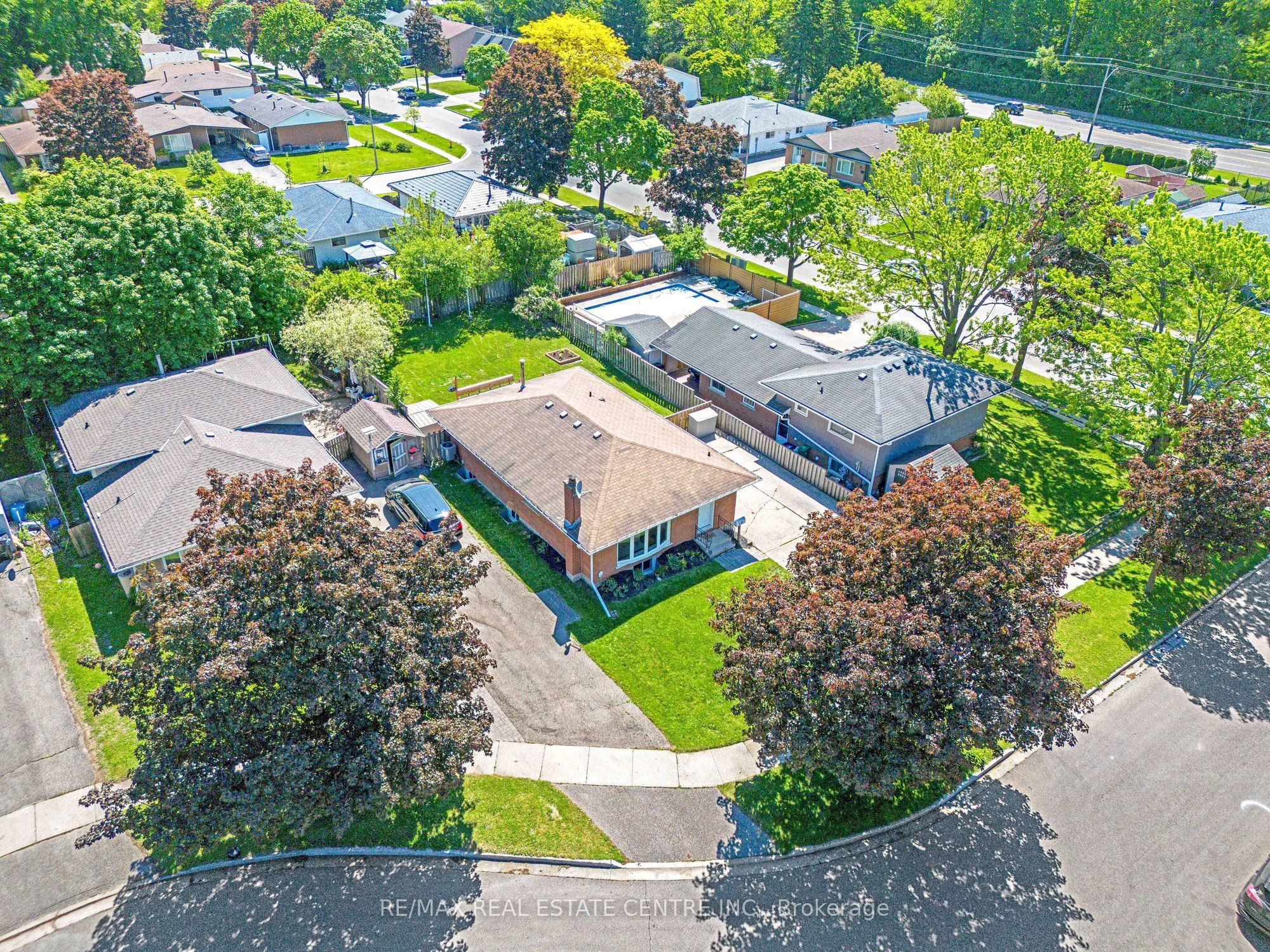 12 Selkirk Court