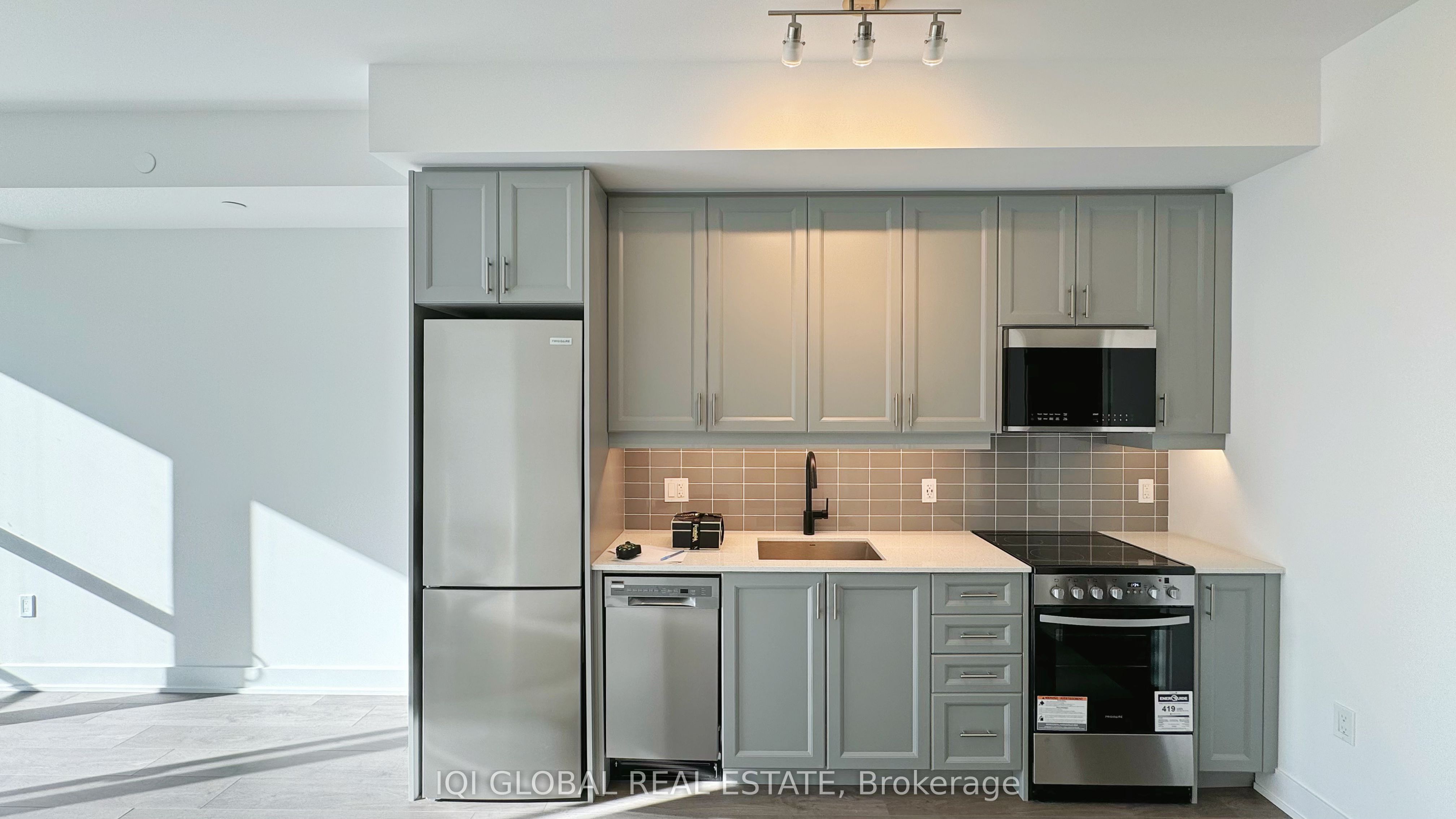 2343 Khalsa Gate 541