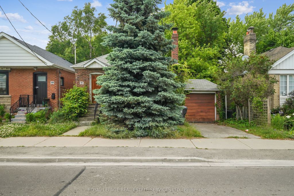 Photo of 326 Lawrence Avenue W, Toronto, ON M5M 1B4 (MLS # C12303438)