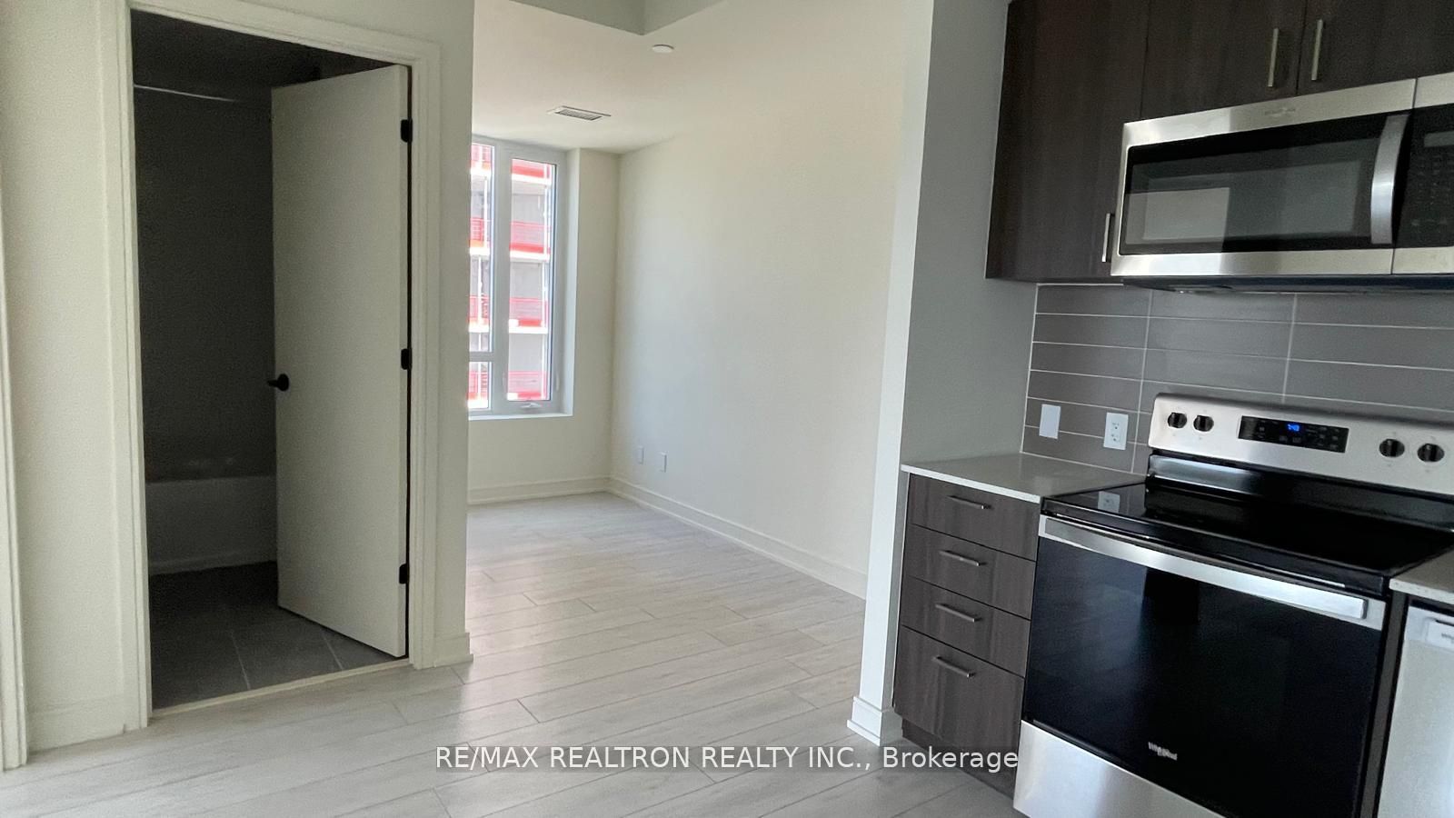 8010 Derry Road E 807